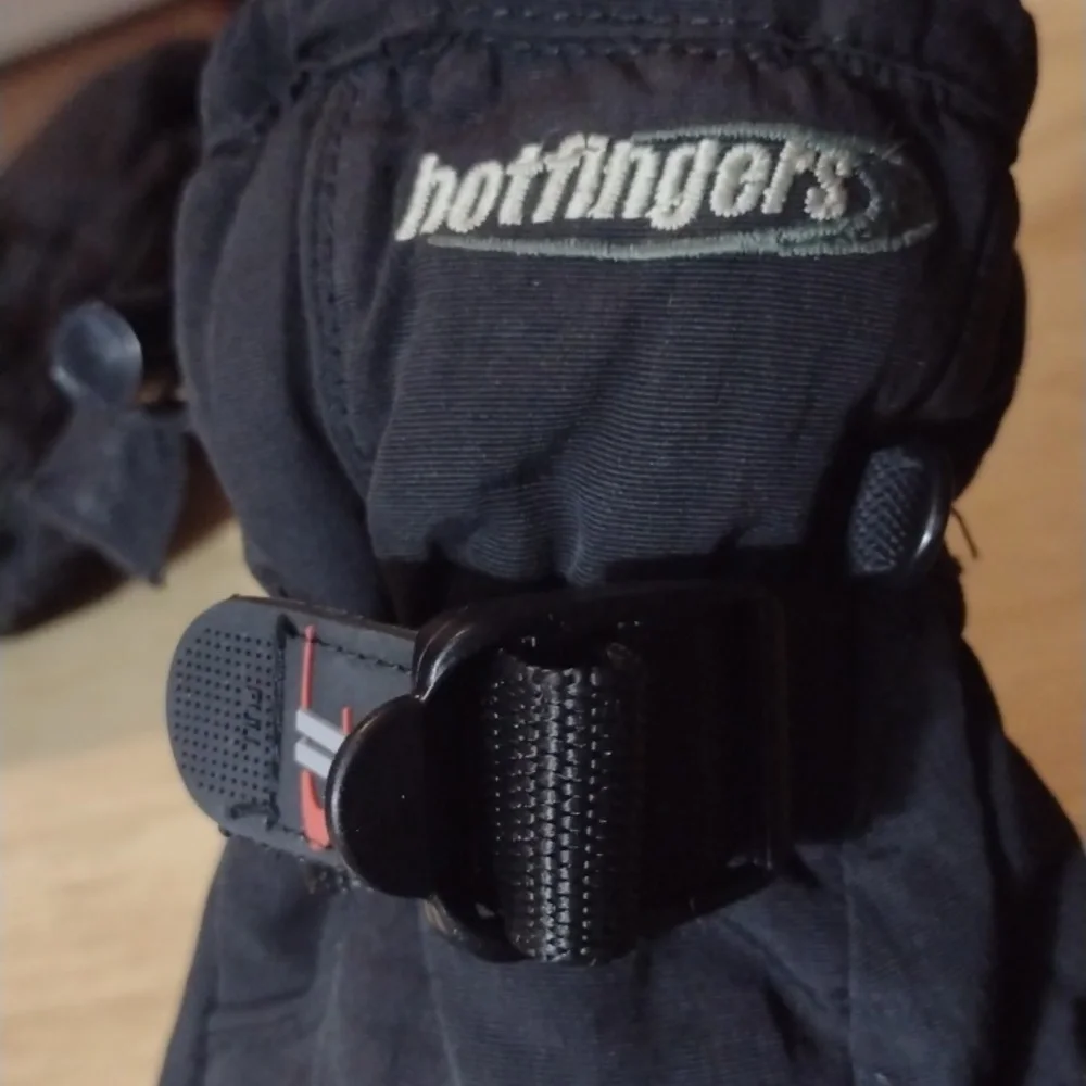 2/$15 HotFingers Black Insulated Fleece Lined Gloves Youth Small